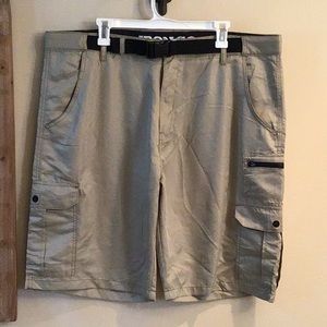 415 💥GUC Iron Co. Men’s Cargo Shorts💥